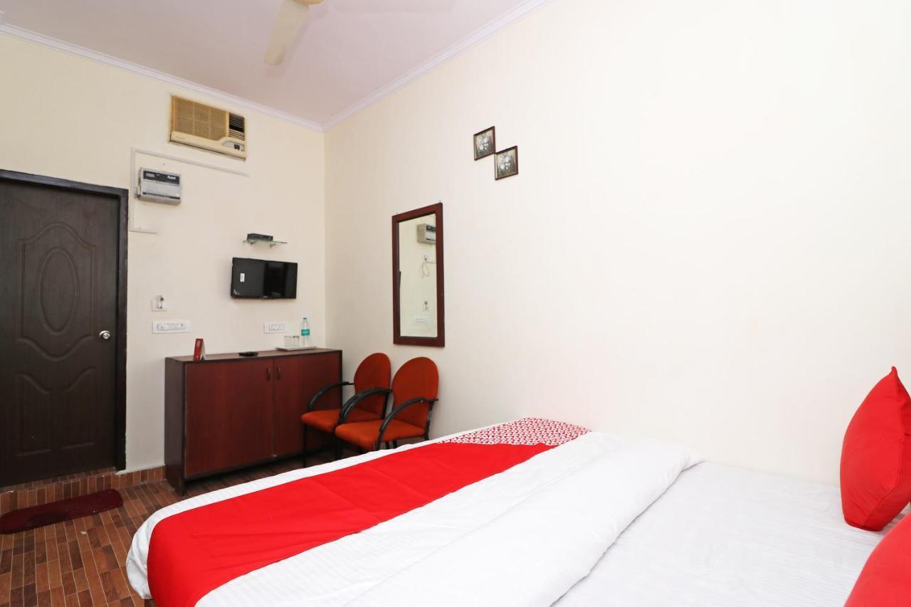 Oyo 14179 Panchvati Hotel Dehradun Exterior photo